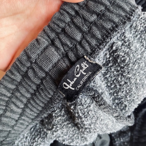 SOLD ON DEPOP 💛 Rosa LosAngeles Sweatpants - Picture 3 of 3